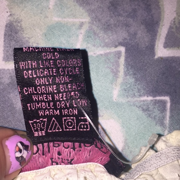 Large Pink Collection strapless white shirt - Picture 7 of 7